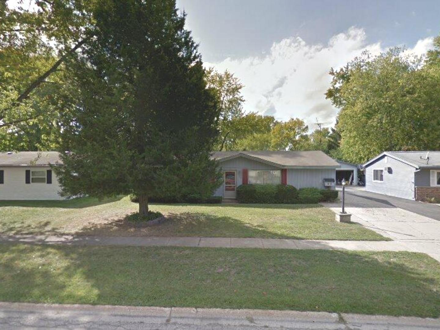 375 Oakwood Road, Wauconda, IL 60084