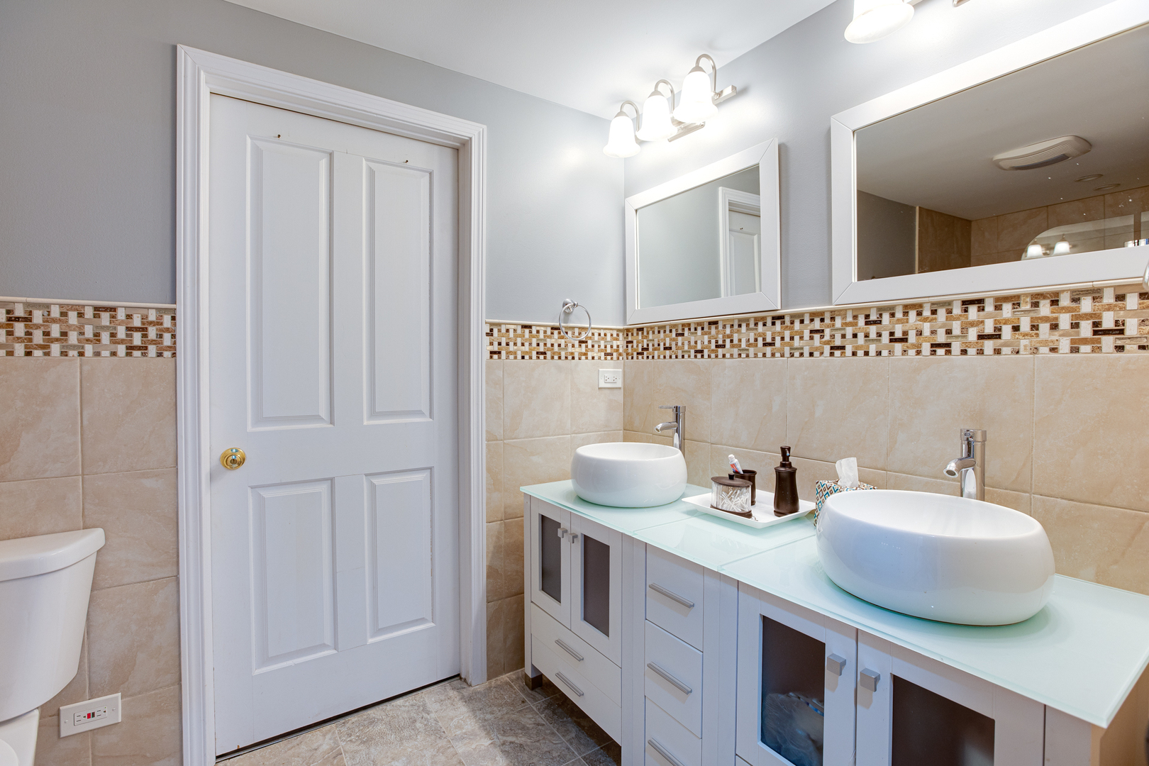 1N424 Indian Knoll Road, West Chicago, IL 60185