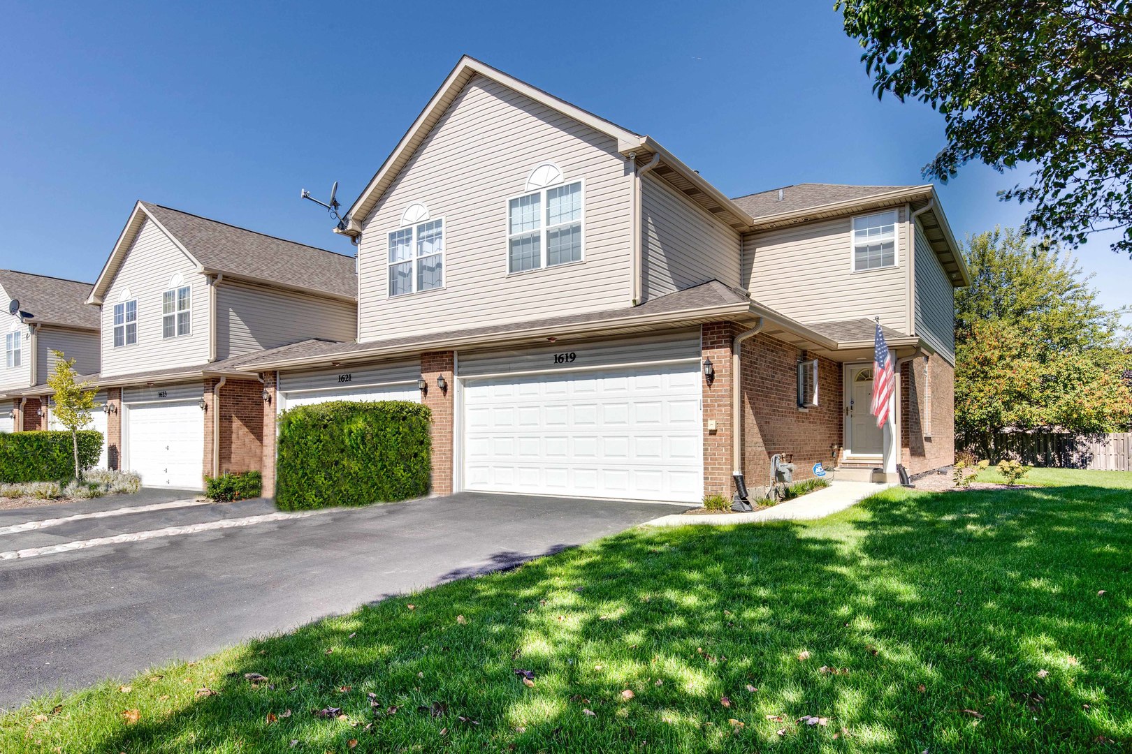 1619 Windward Court, Naperville, IL 60563