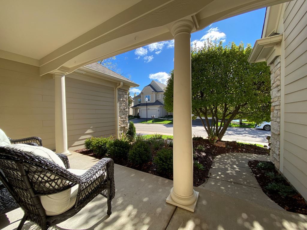 2428 Ridgewood Court, Aurora, IL 60502