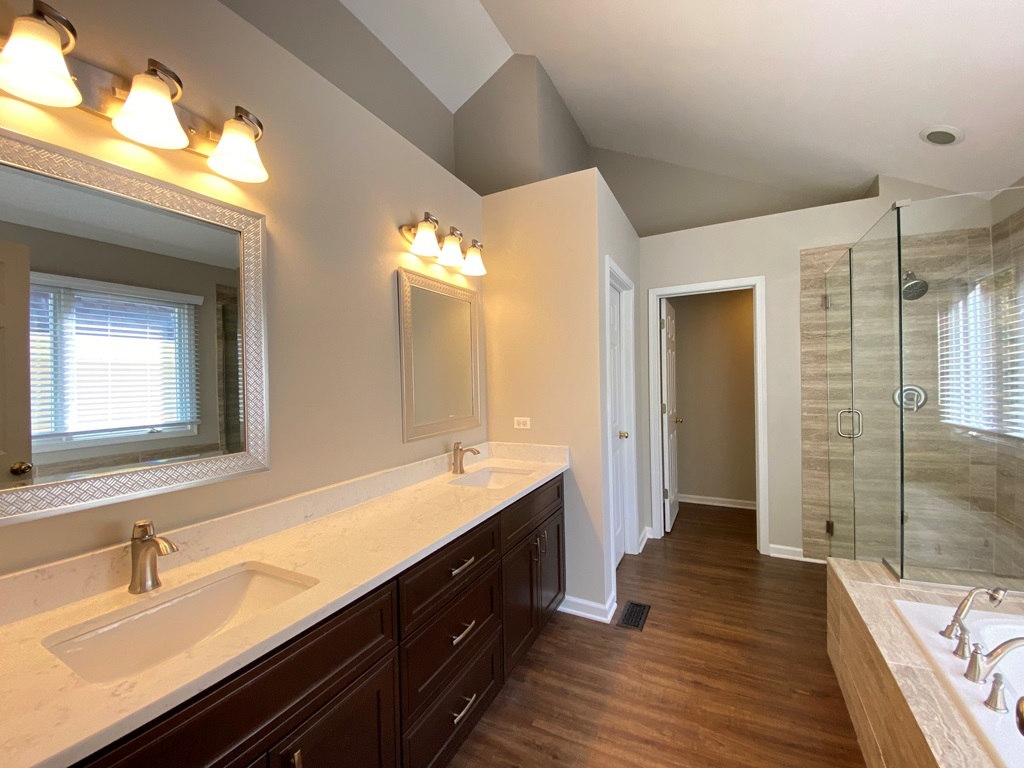 2428 Ridgewood Court, Aurora, IL 60502