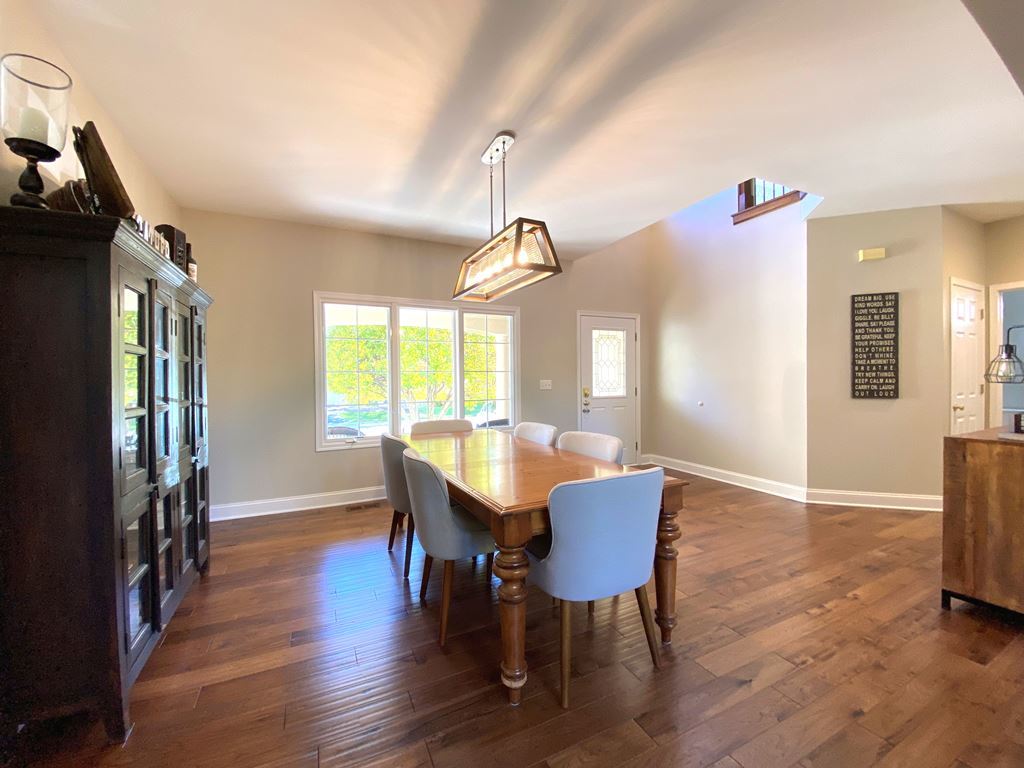 2428 Ridgewood Court, Aurora, IL 60502