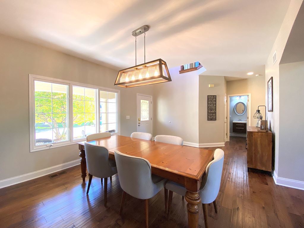 2428 Ridgewood Court, Aurora, IL 60502