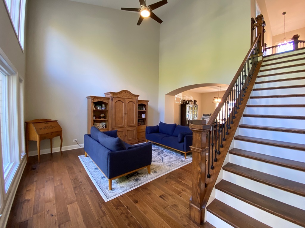 2428 Ridgewood Court, Aurora, IL 60502