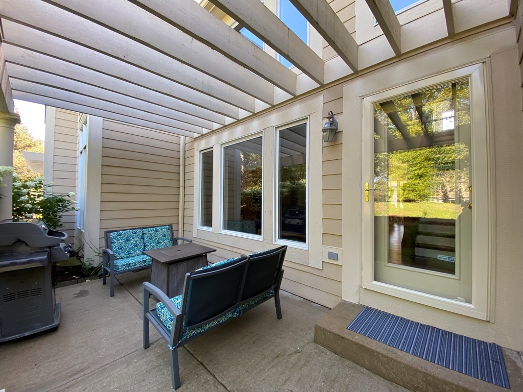 2428 Ridgewood Court, Aurora, IL 60502