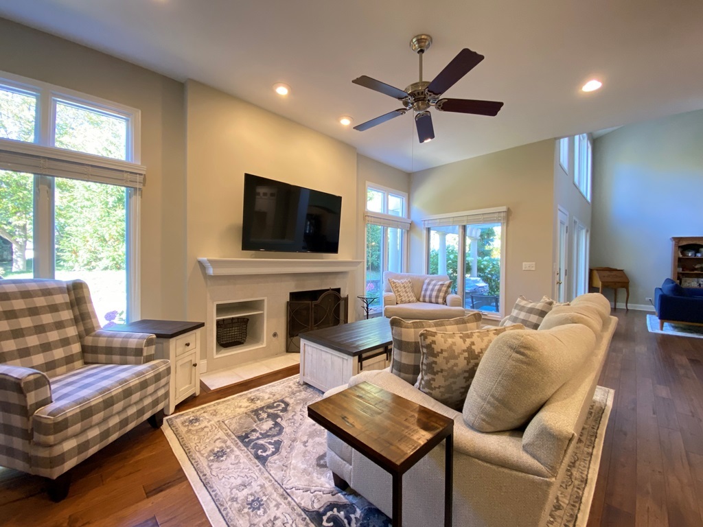 2428 Ridgewood Court, Aurora, IL 60502