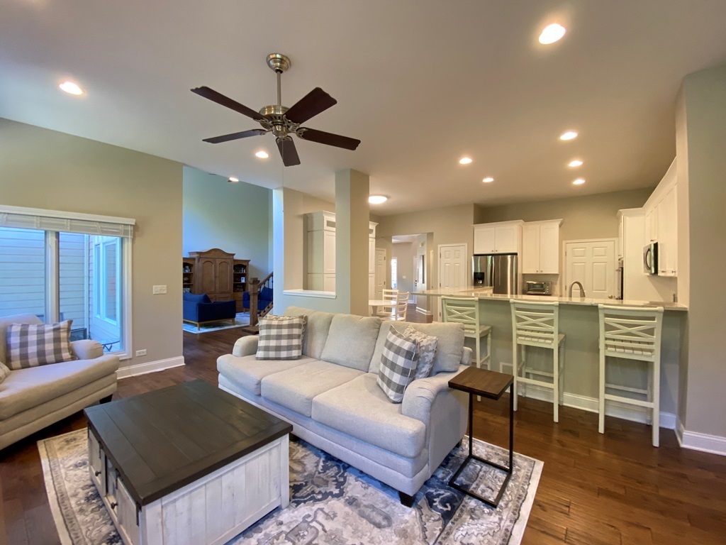 2428 Ridgewood Court, Aurora, IL 60502