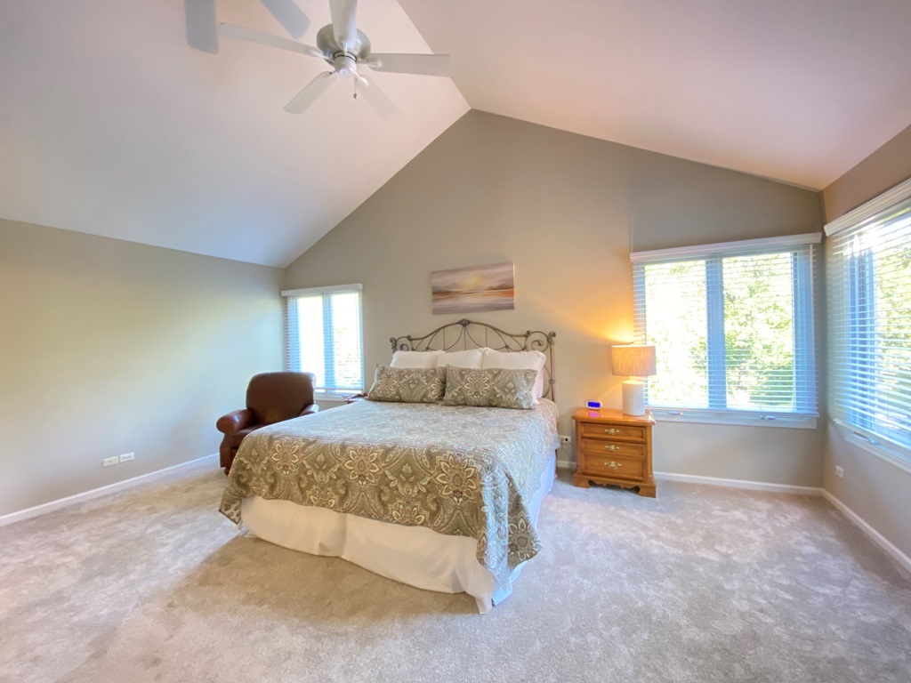 2428 Ridgewood Court, Aurora, IL 60502