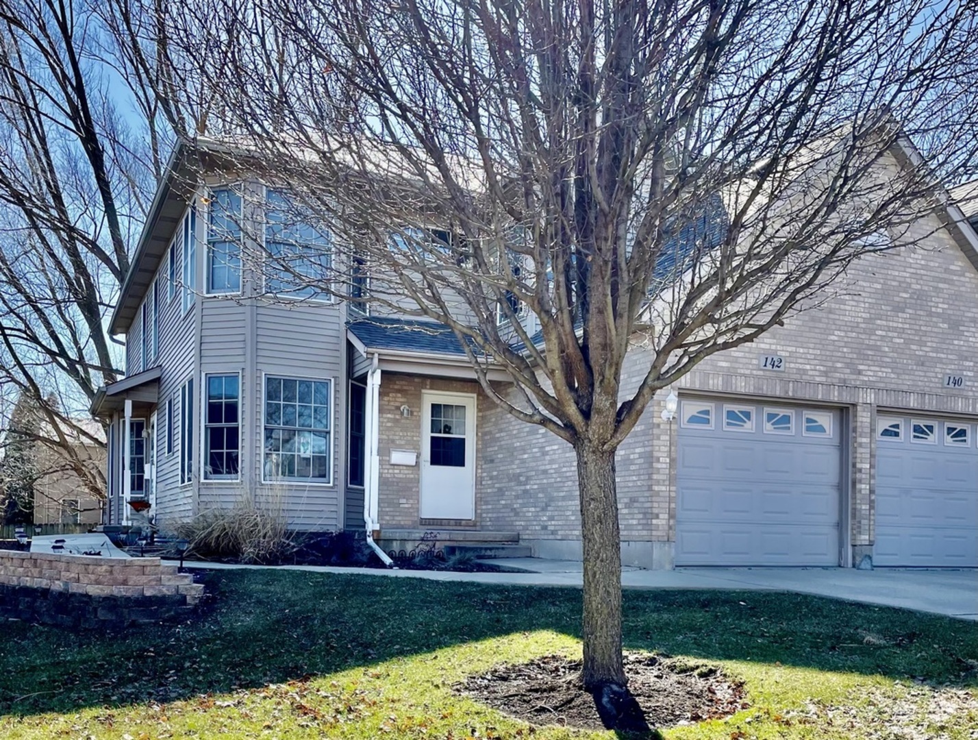 142 Mclaren Drive #142, Sycamore, IL 60178