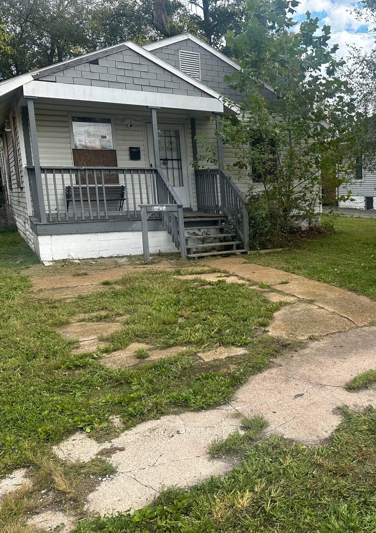 East St. Louis,  IL 62204