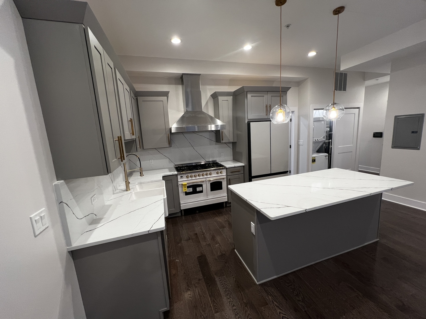 4819 Main Street #203, Skokie, IL 60077