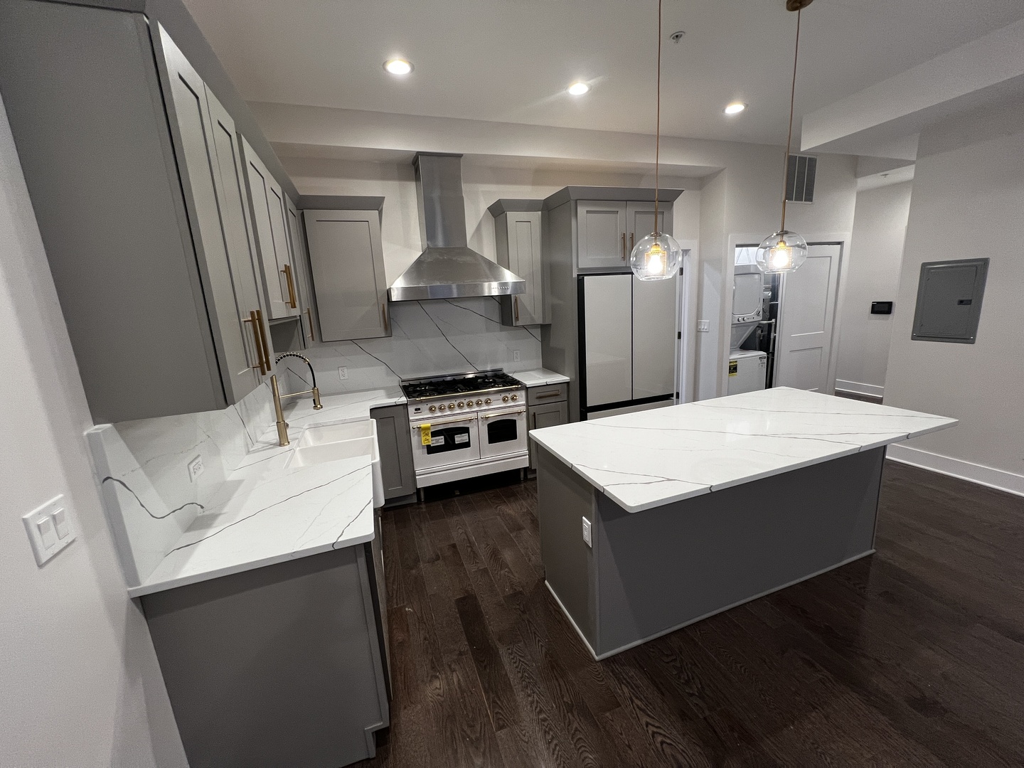 4819 Main Street #203, Skokie, IL 60077