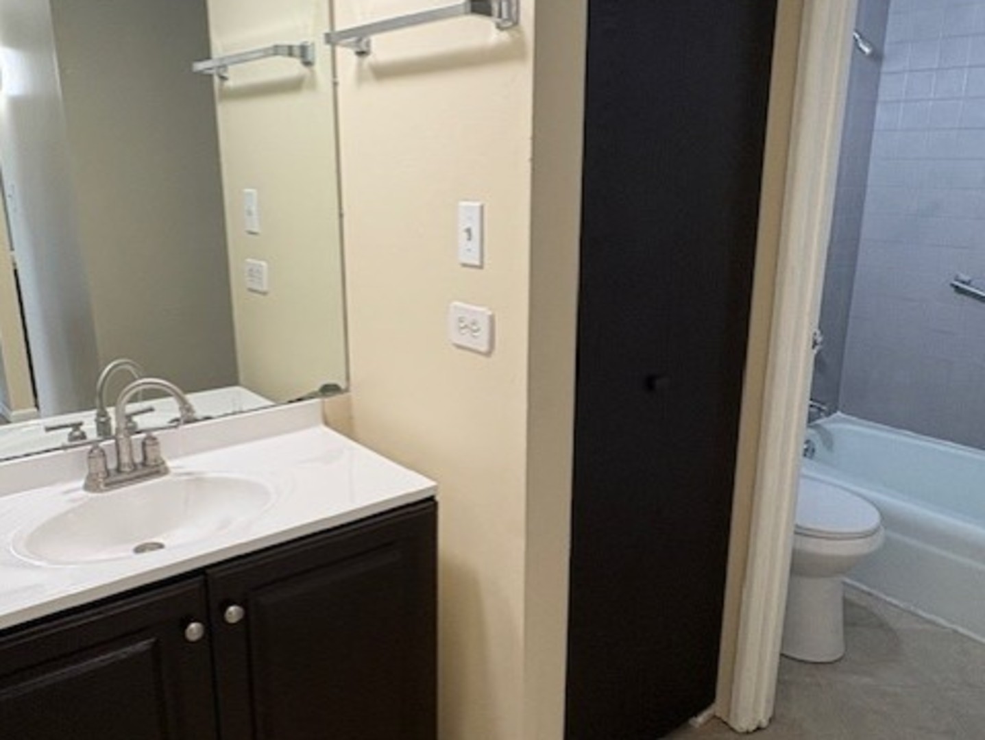 820 Elder Road #C115, Homewood, IL 60430