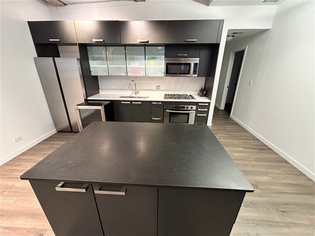 201 E Ohio Street, Chicago, IL 60611