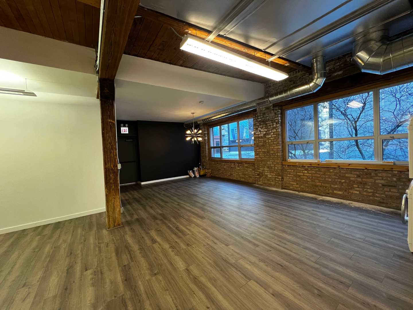 201 E Ohio Street, Chicago, IL 60611