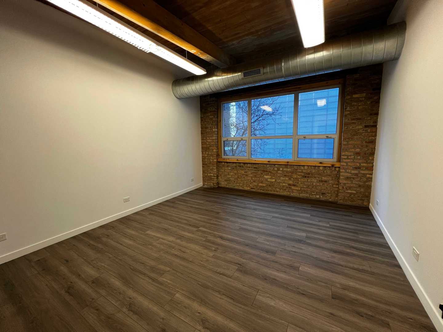 201 E Ohio Street, Chicago, IL 60611