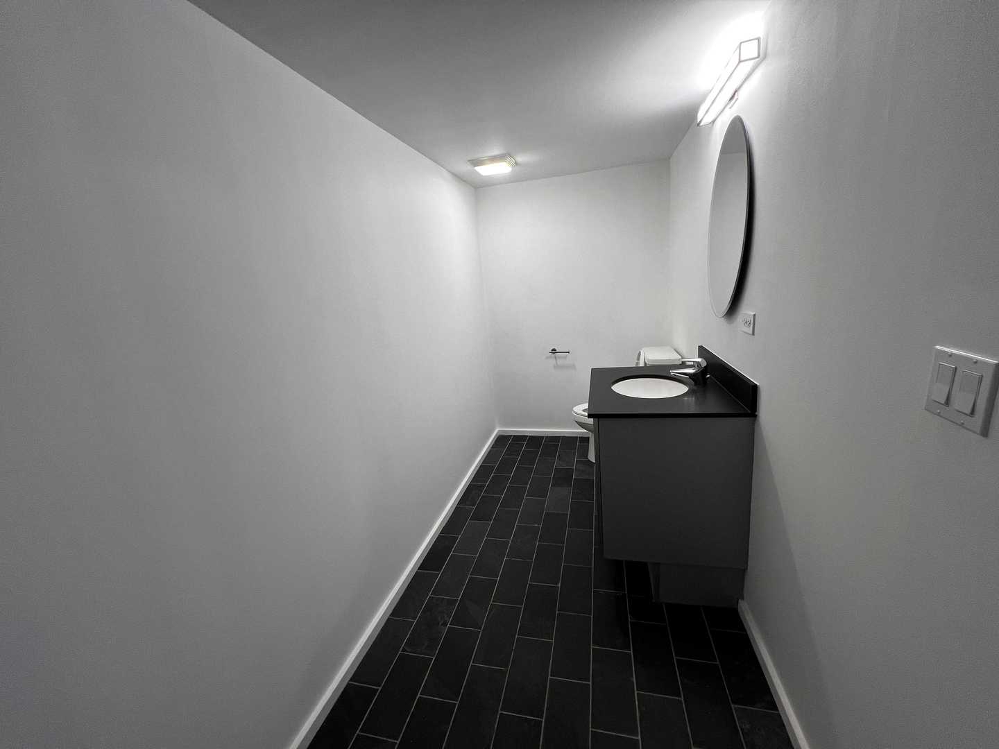 201 E Ohio Street, Chicago, IL 60611