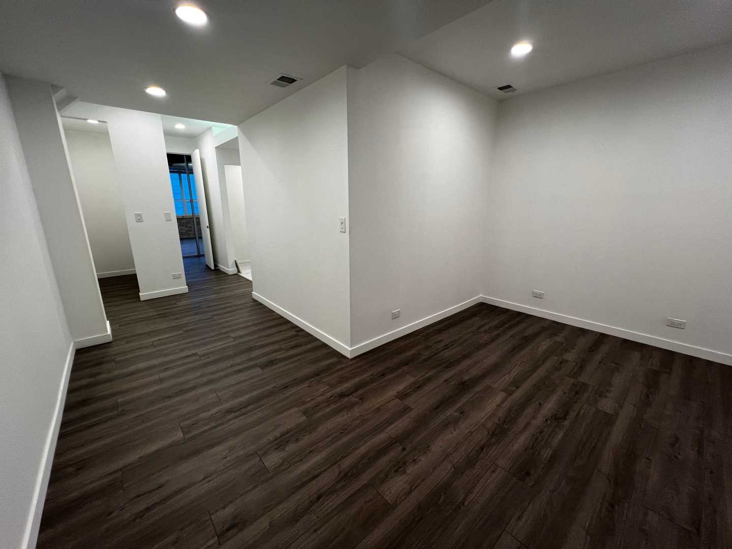 201 E Ohio Street, Chicago, IL 60611