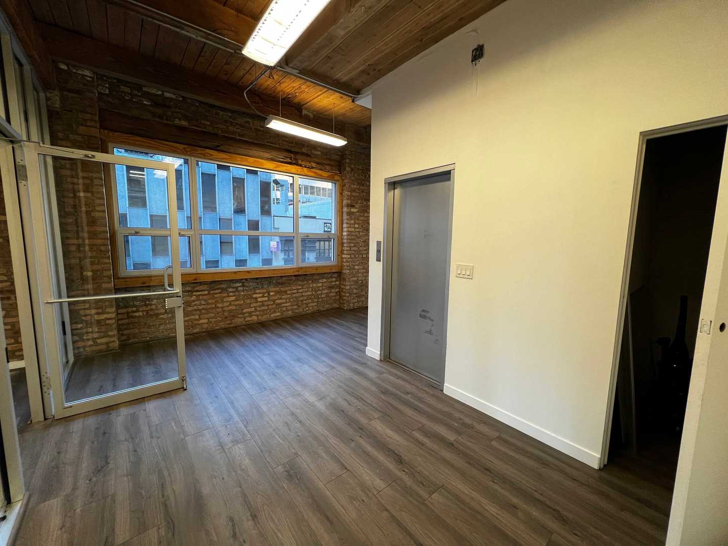 201 E Ohio Street, Chicago, IL 60611