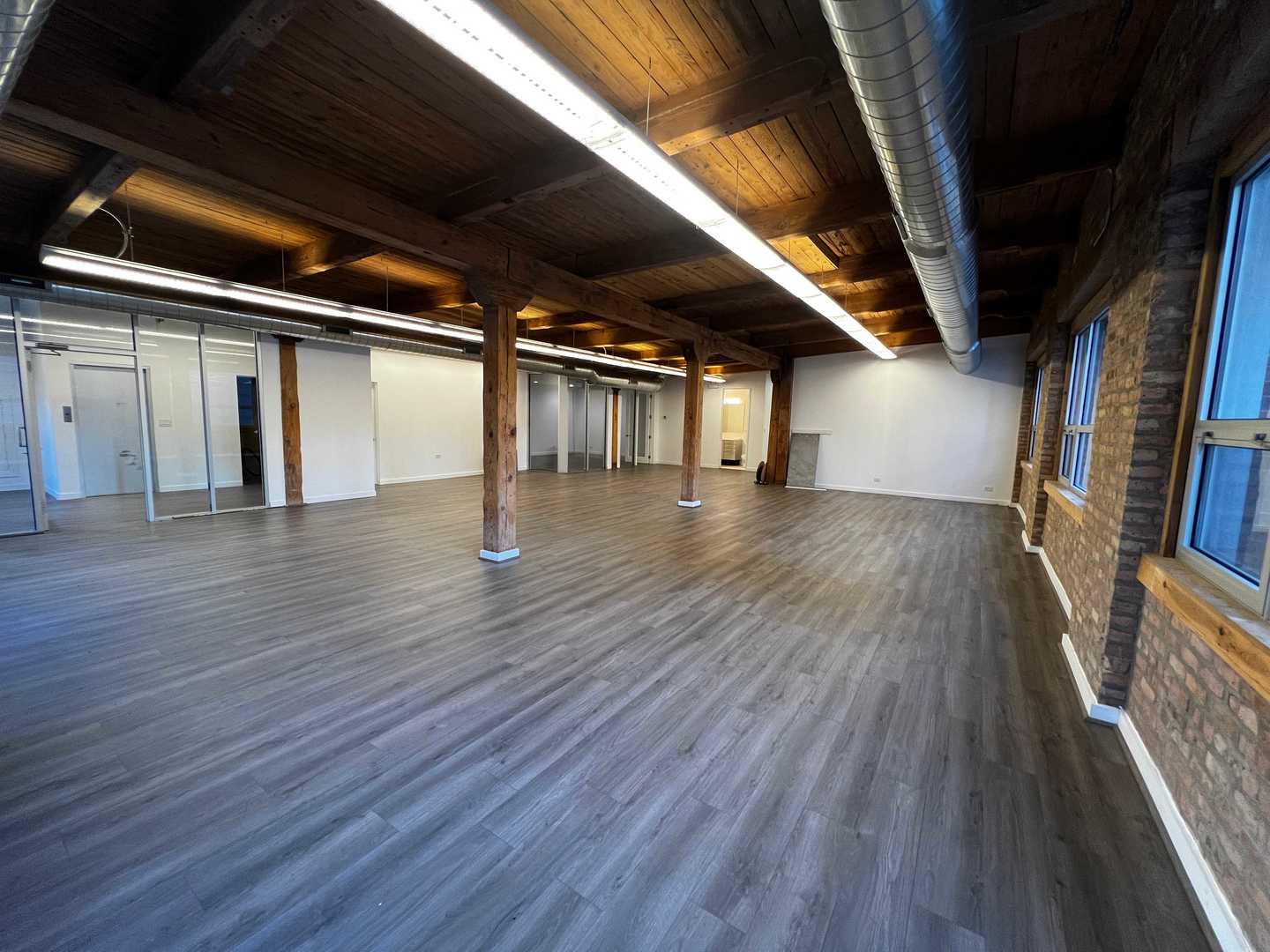 201 E Ohio Street, Chicago, IL 60611