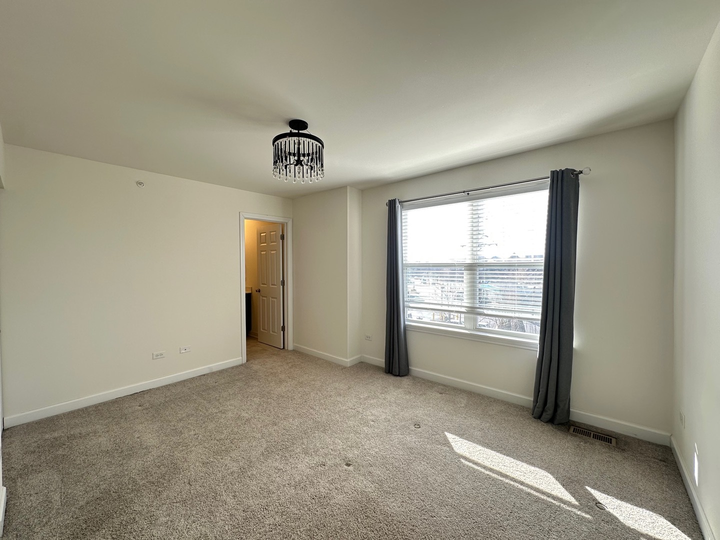 1423 N Charles Avenue, Naperville, IL 60563