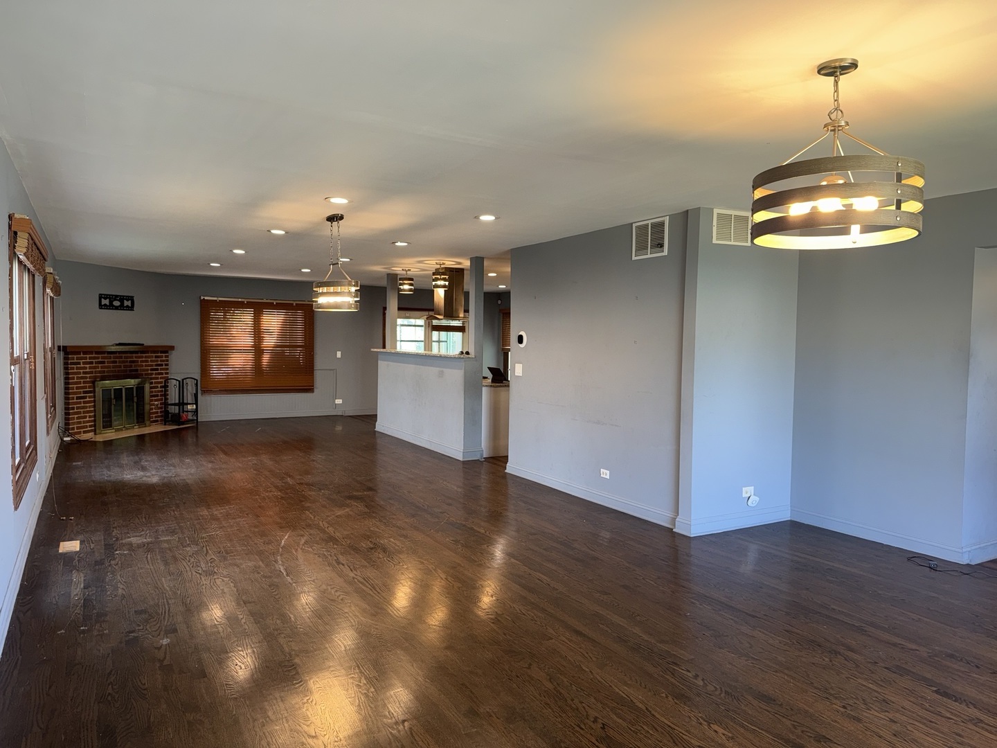 39 Mill Pond Drive, Glendale Heights, IL 60139