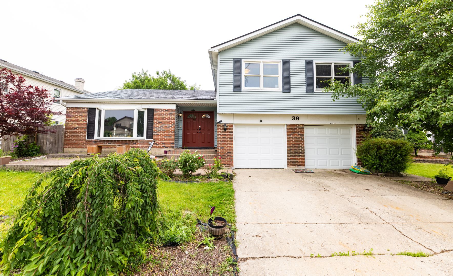 39 Mill Pond Drive, Glendale Heights, IL 60139