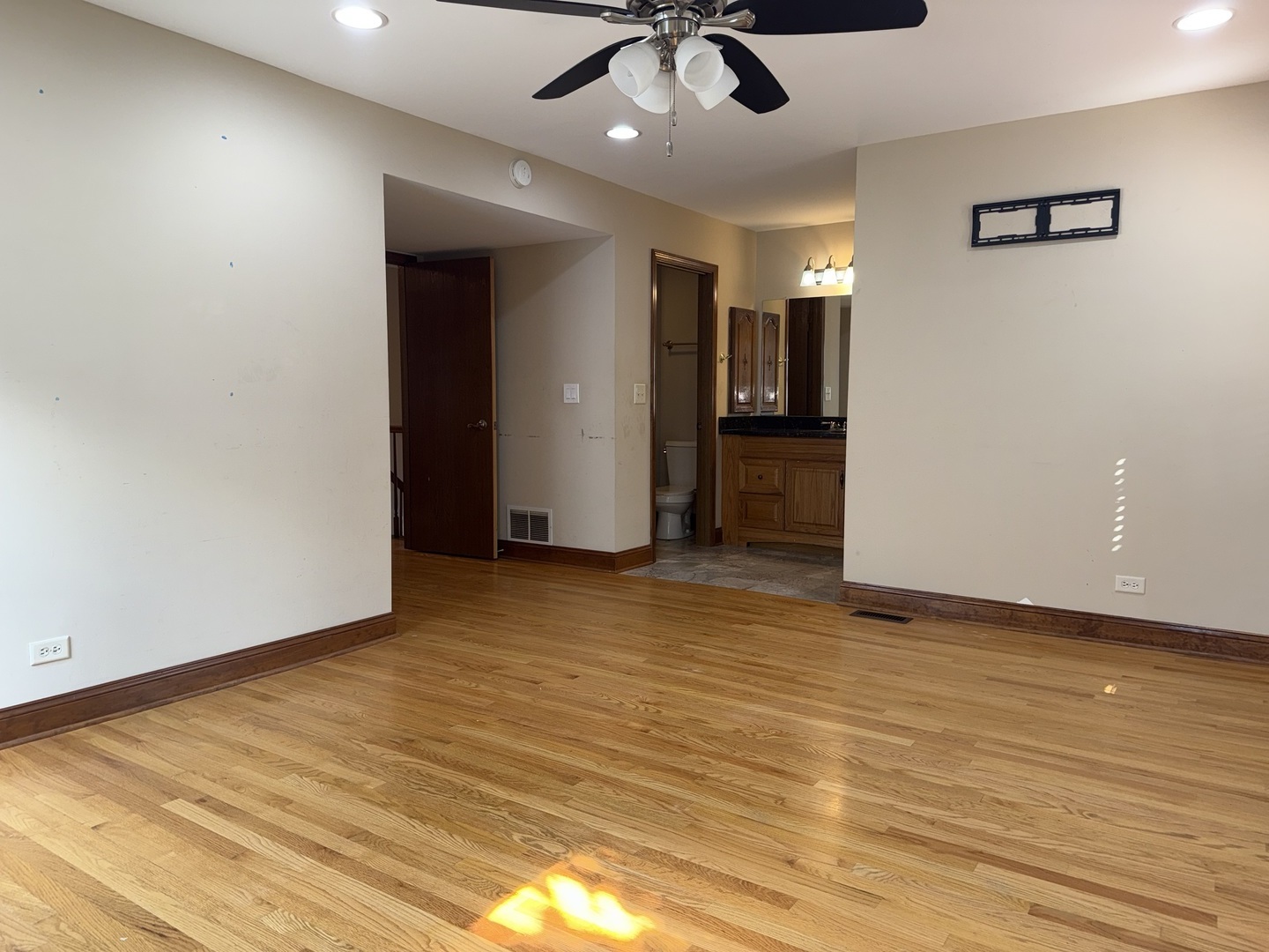 39 Mill Pond Drive, Glendale Heights, IL 60139