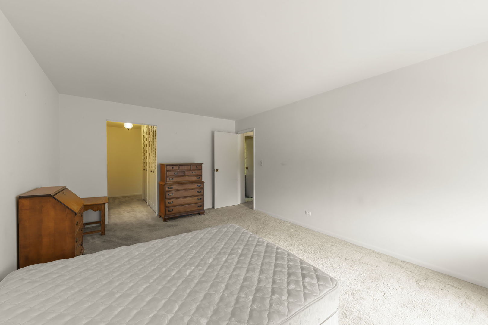 245 S Park Lane #321, Palatine, IL 60074