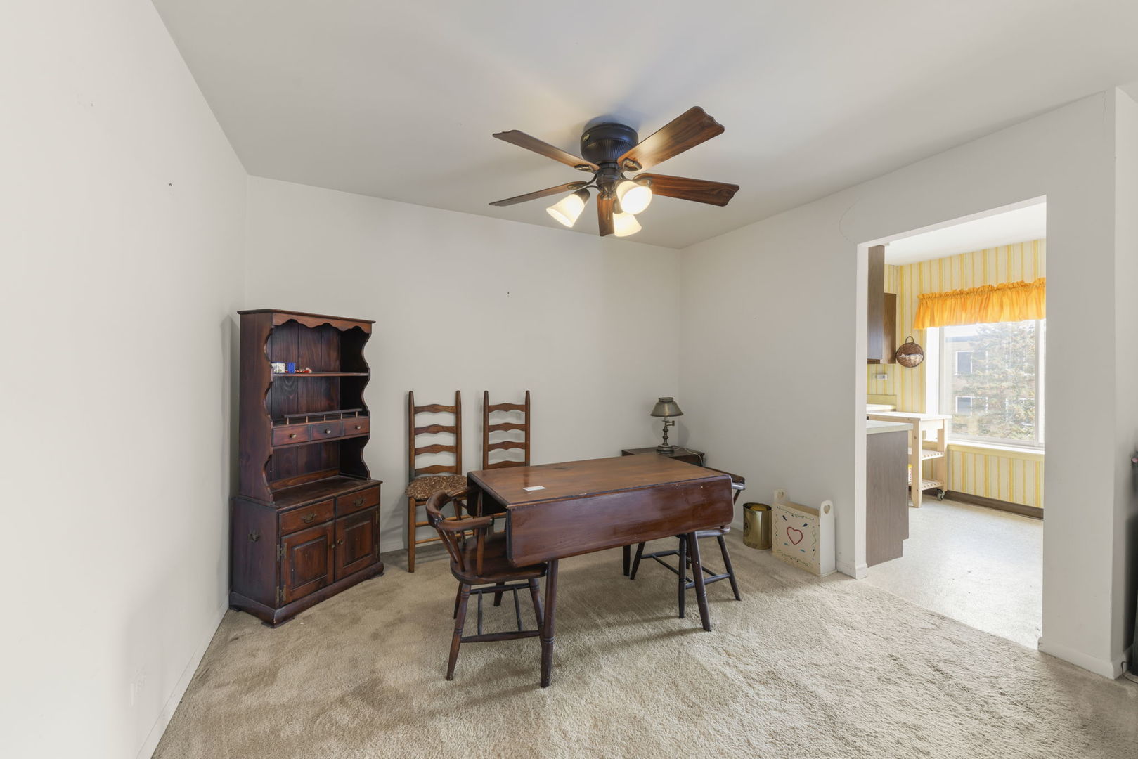 245 S Park Lane #321, Palatine, IL 60074