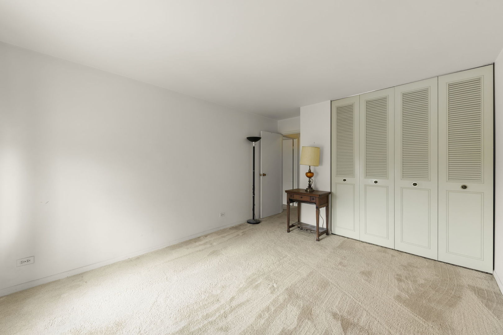 245 S Park Lane #321, Palatine, IL 60074