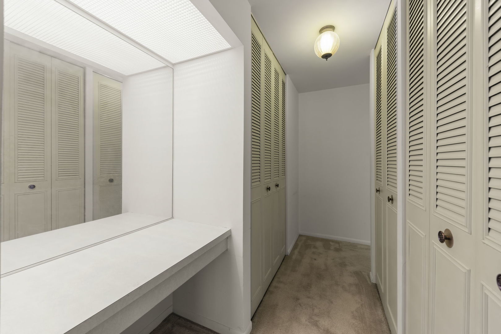 245 S Park Lane #321, Palatine, IL 60074