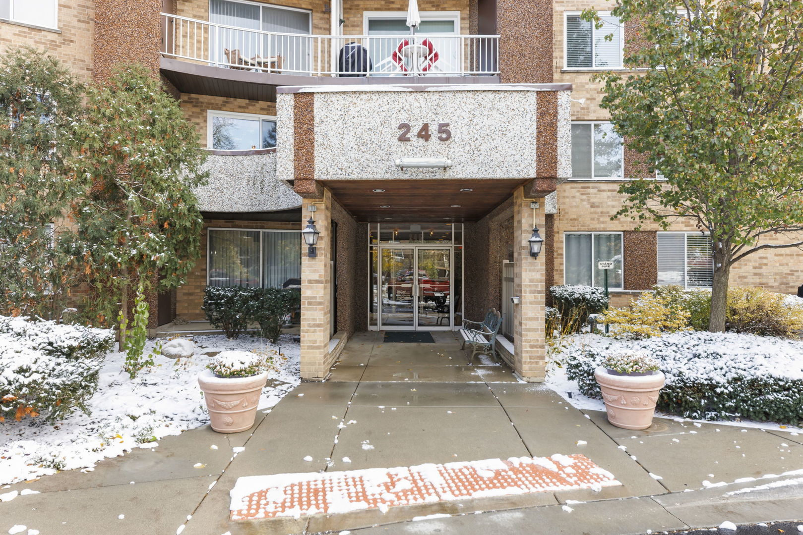245 S Park Lane #321, Palatine, IL 60074
