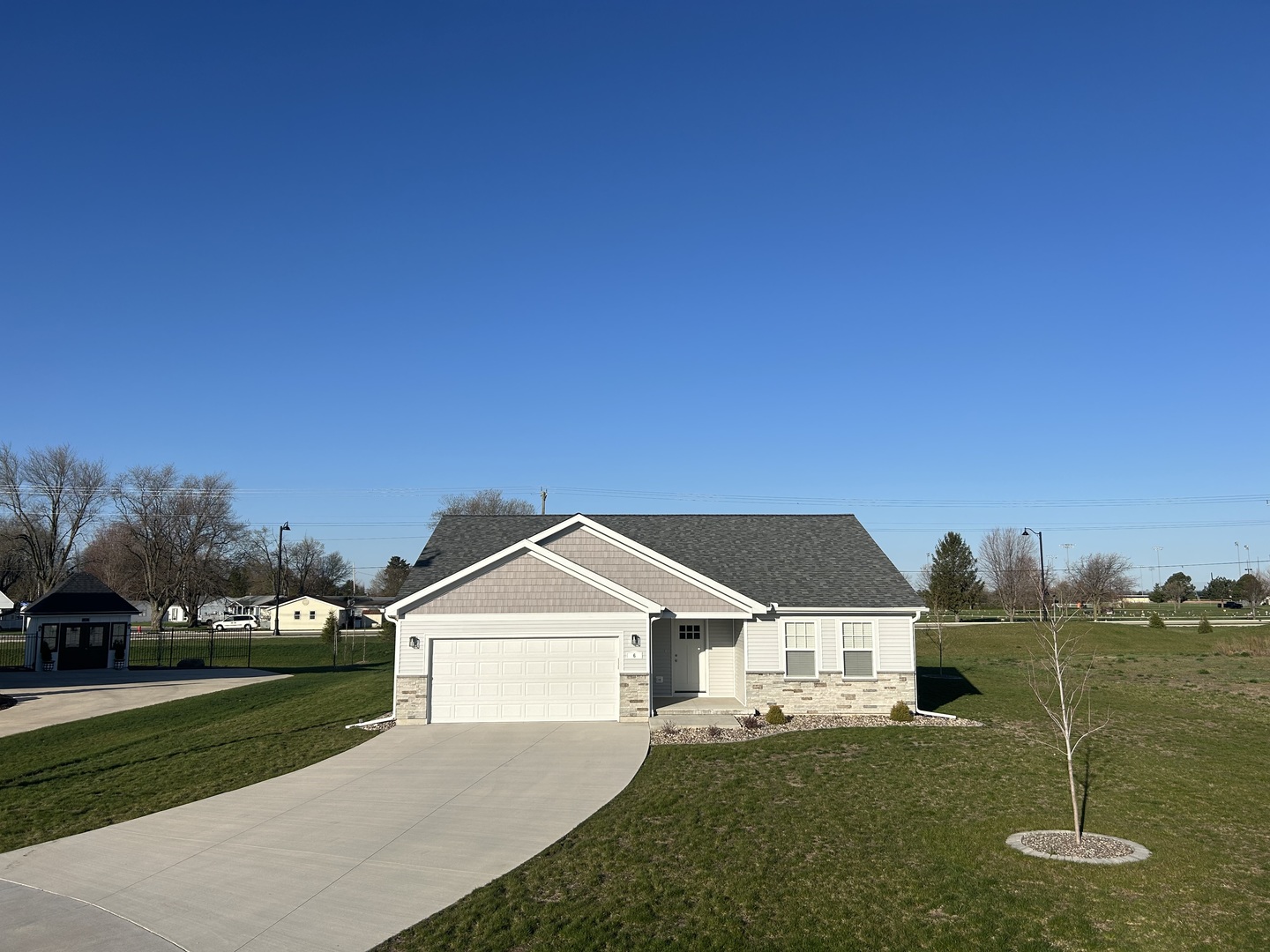 6 Pointe Boulevard, Peru, IL 61354