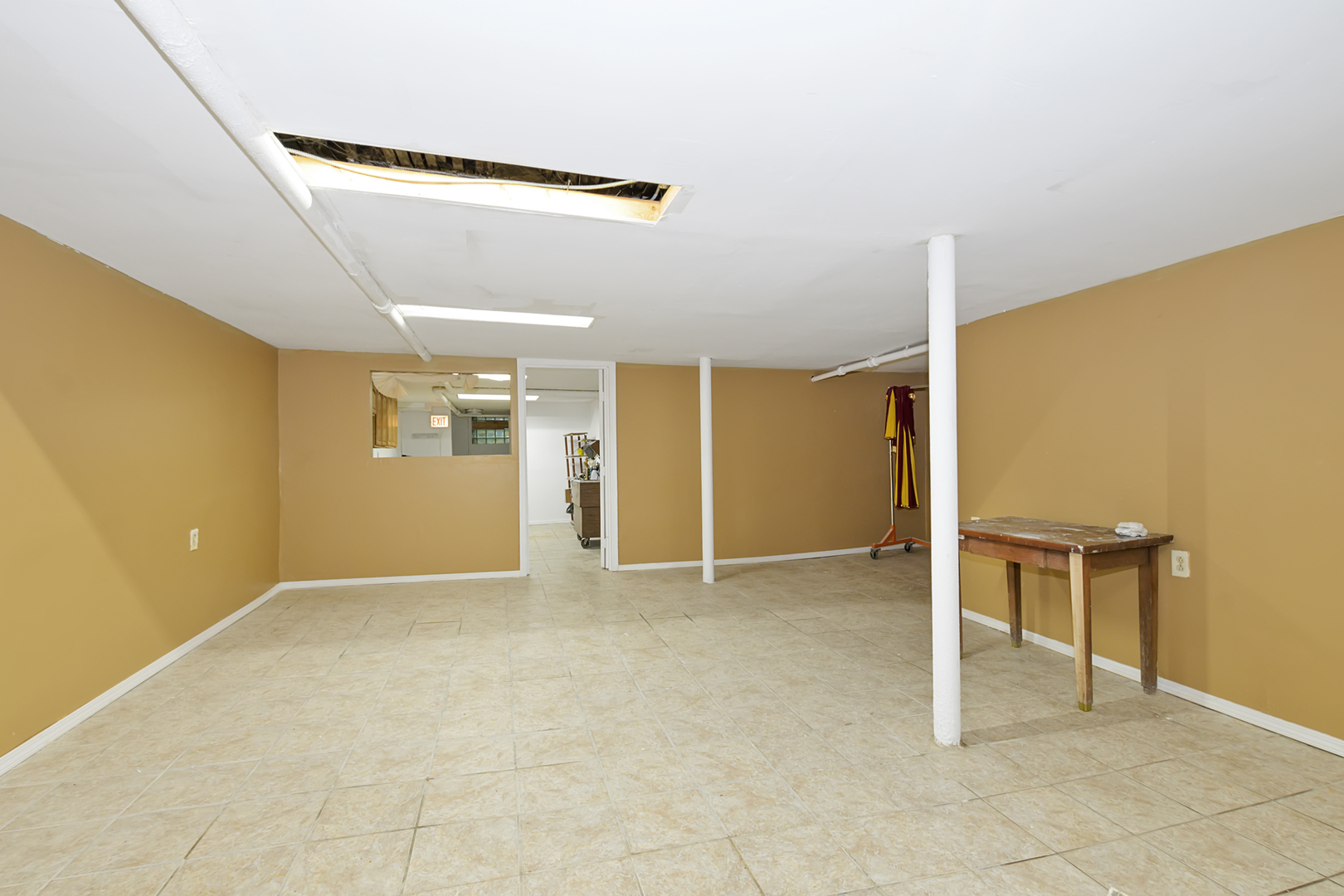 7739 S Stony Island Avenue, Chicago, IL 60649