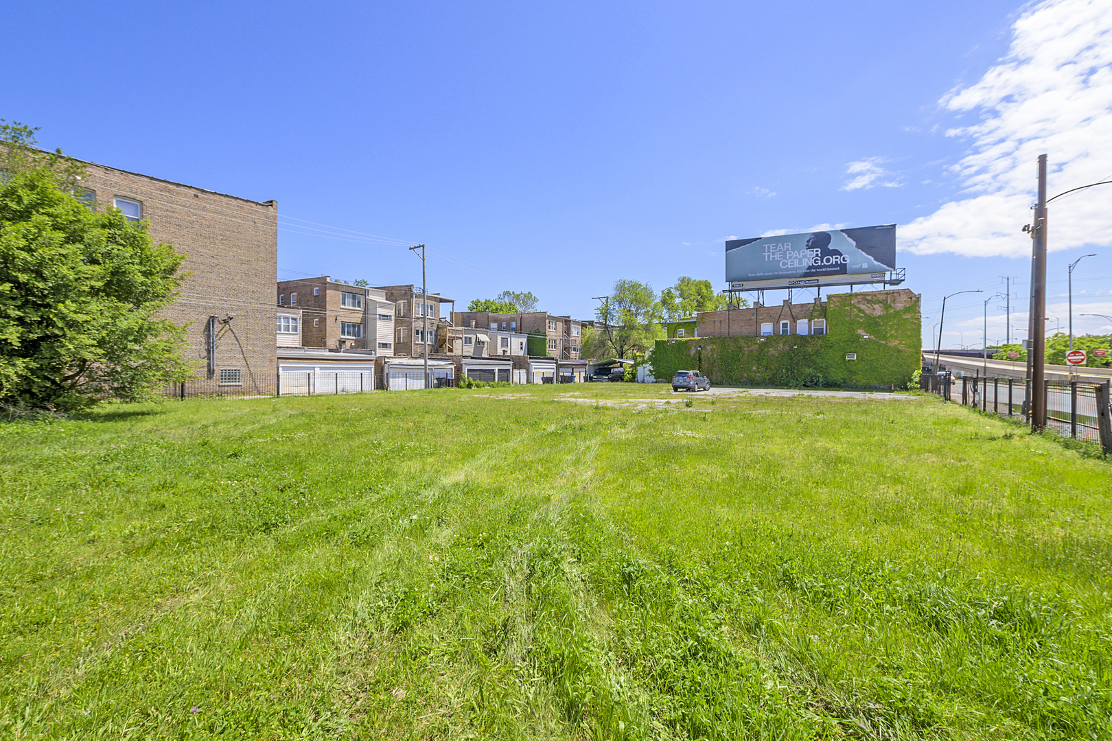 7739 S Stony Island Avenue, Chicago, IL 60649