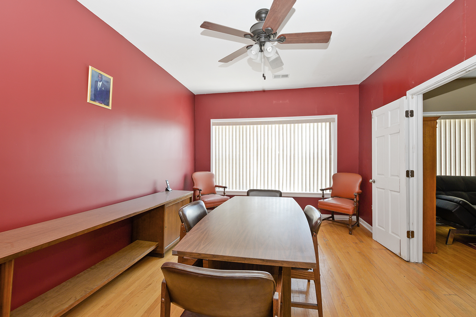 7739 S Stony Island Avenue, Chicago, IL 60649