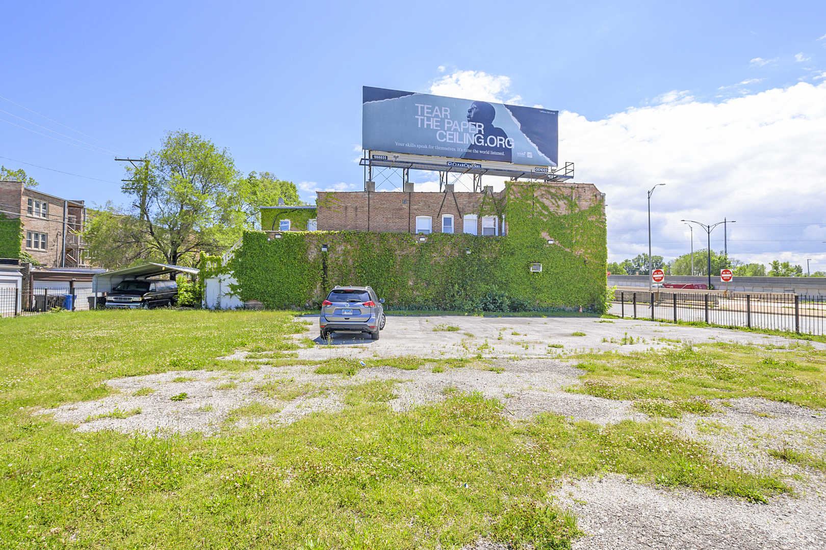 7739 S Stony Island Avenue, Chicago, IL 60649