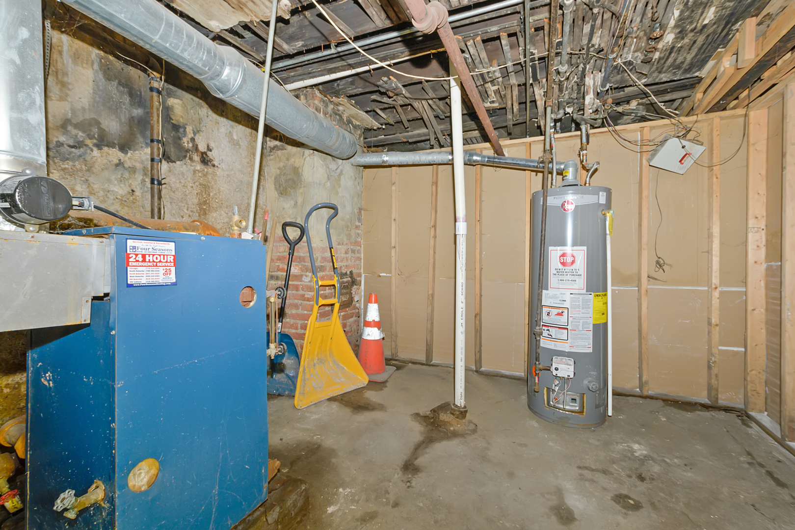 7739 S Stony Island Avenue, Chicago, IL 60649