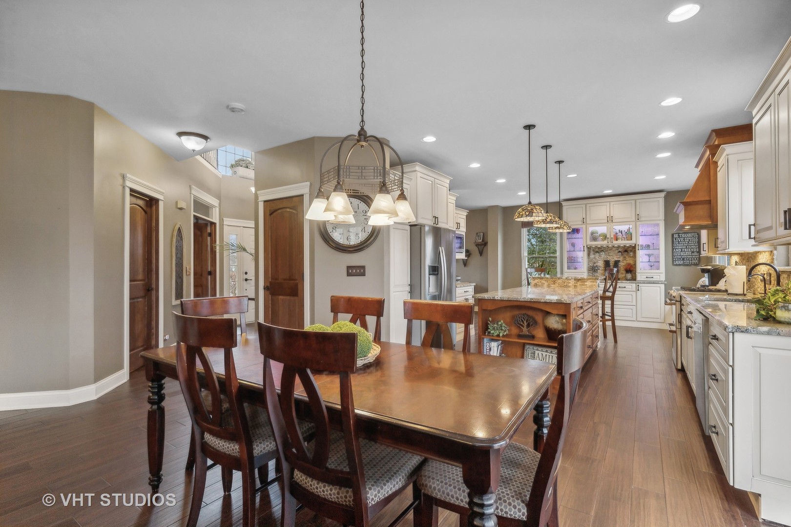 260 Thrush Circle, Lindenhurst, IL 60046