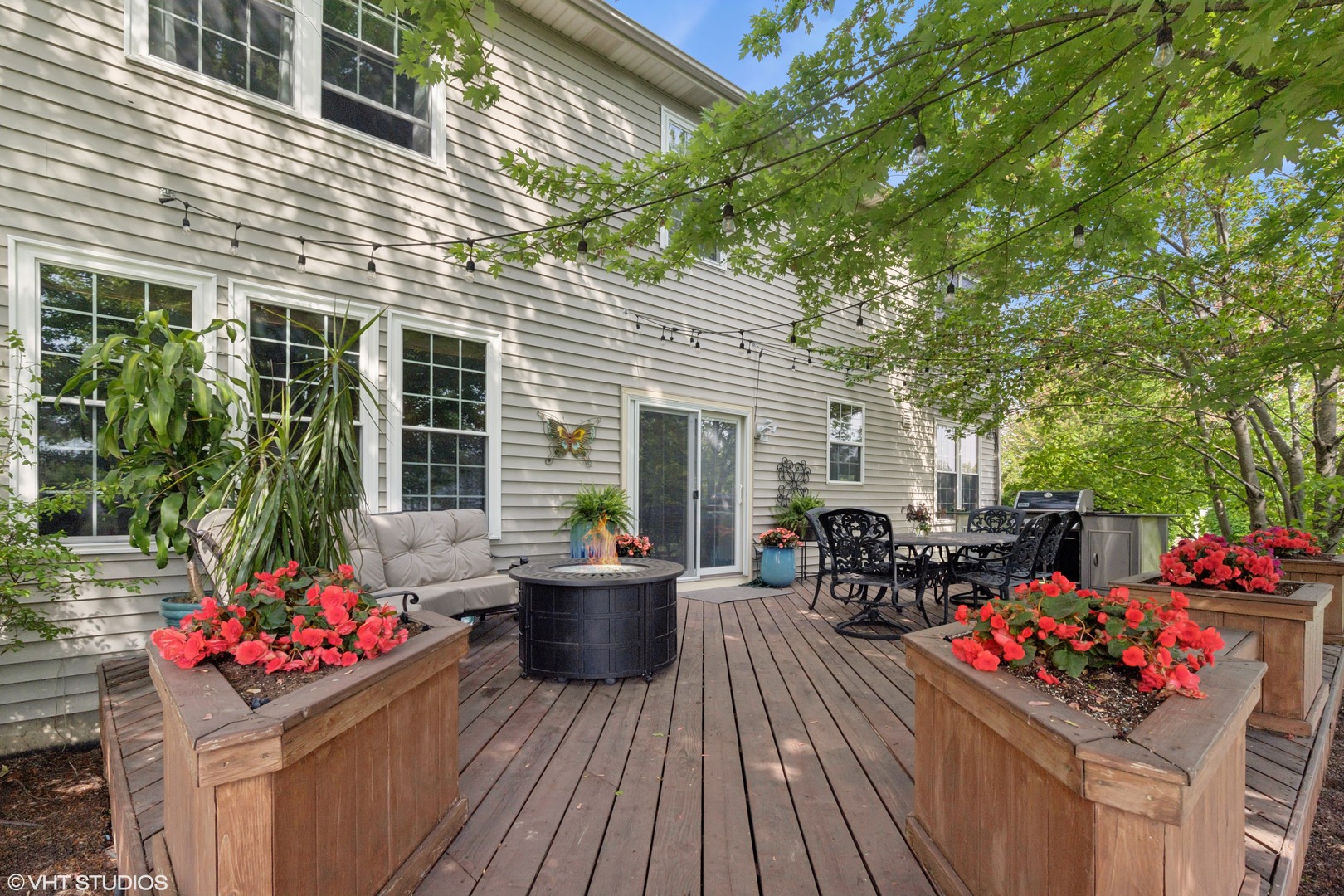 260 Thrush Circle, Lindenhurst, IL 60046