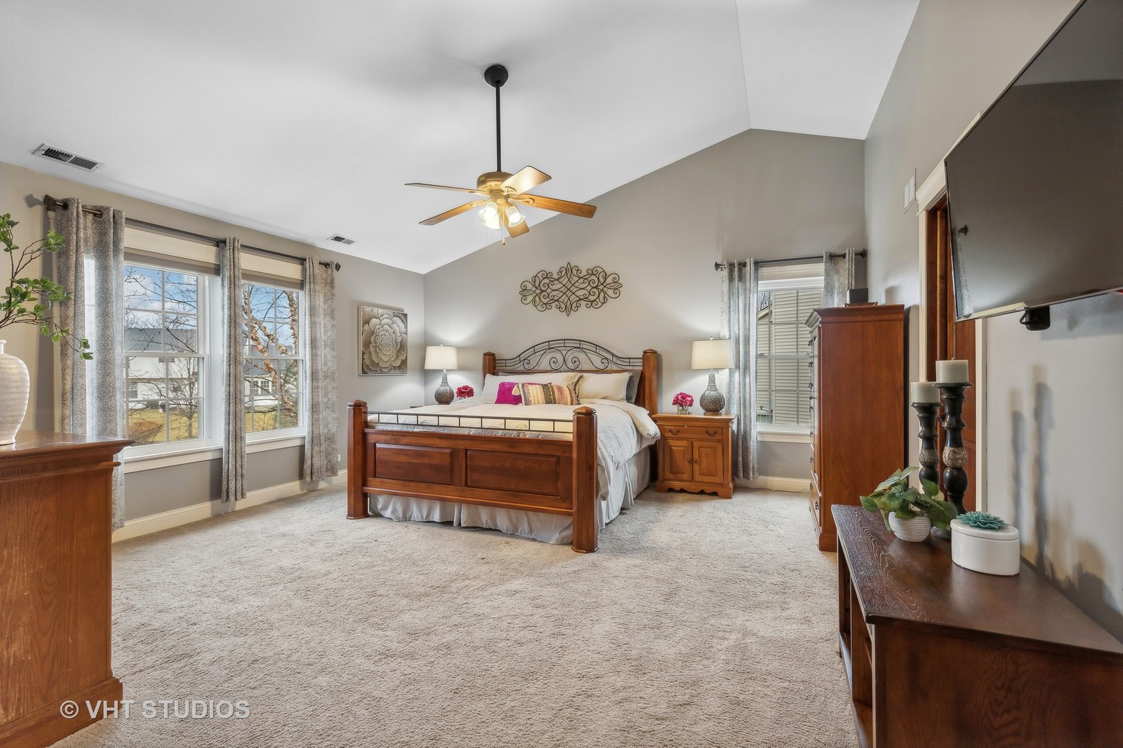 260 Thrush Circle, Lindenhurst, IL 60046