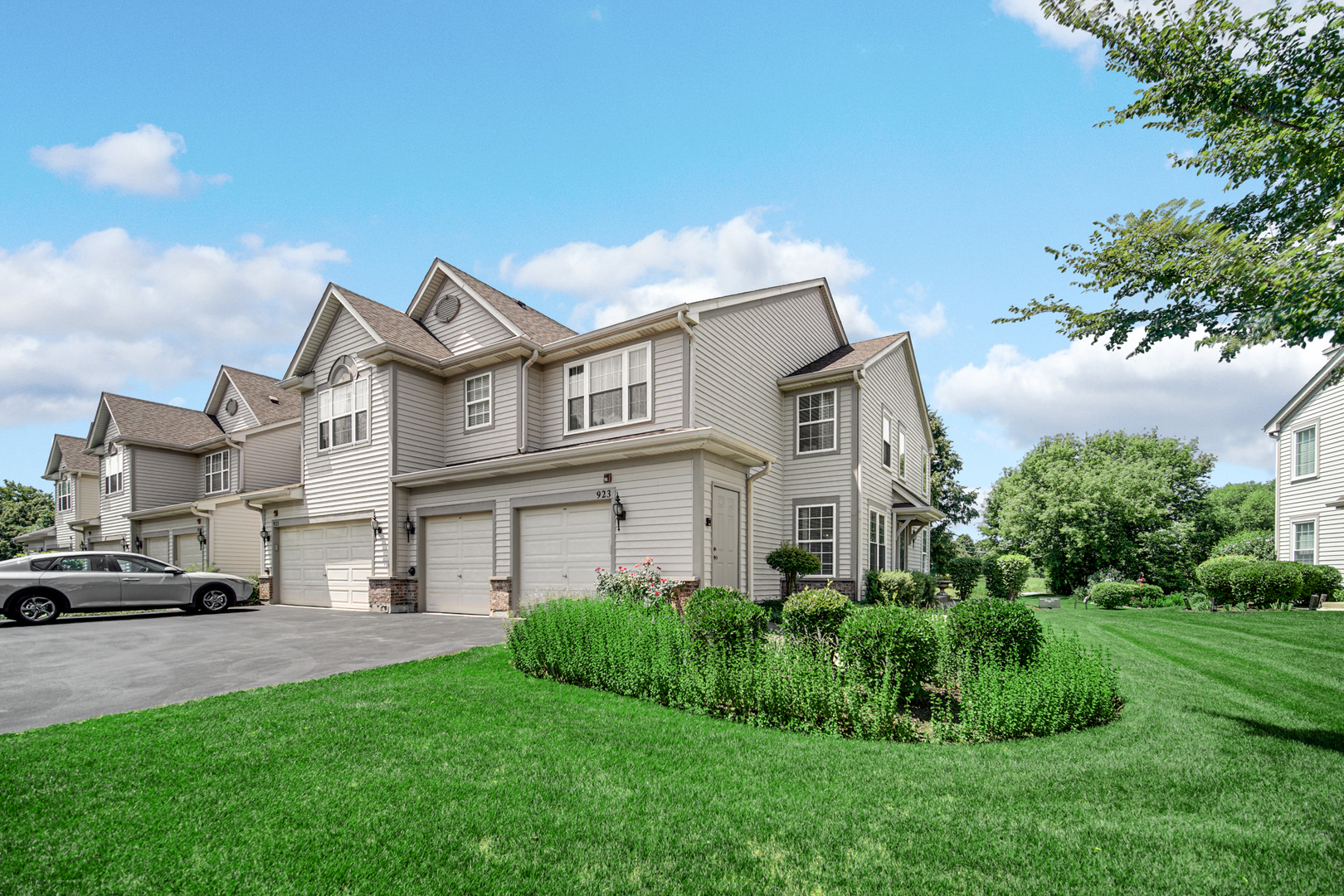 923 March Street, Lake Zurich, IL 60047