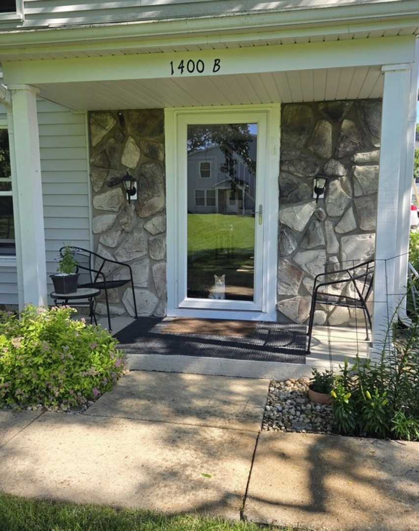 1400 N Glen Circle #B, Aurora, IL 60506