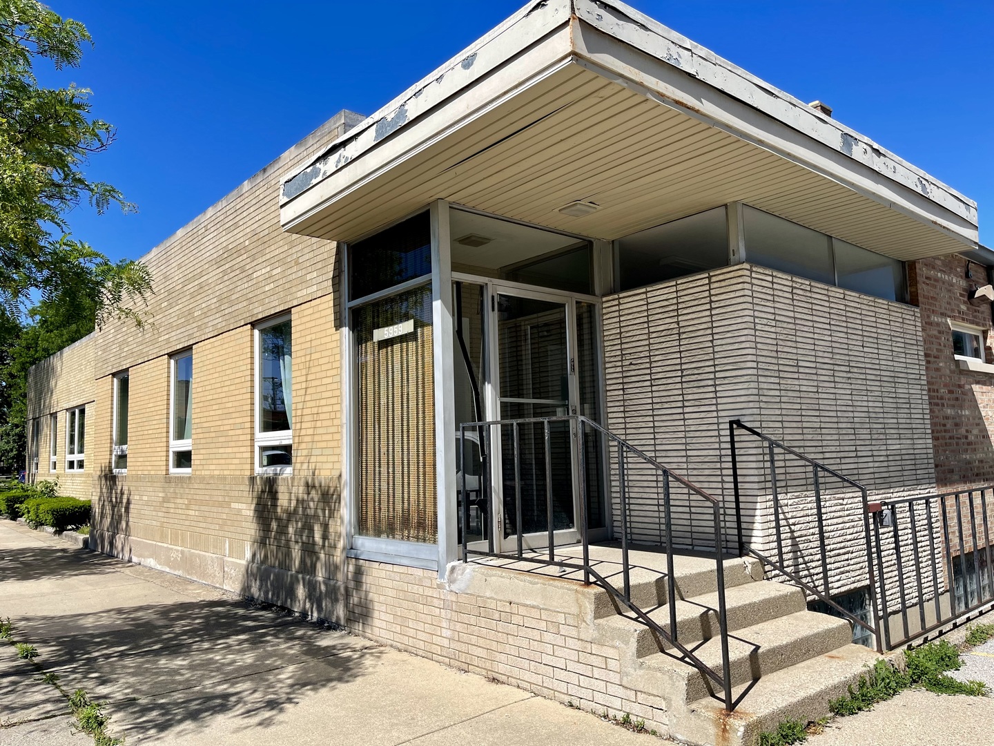 2657 W Peterson Avenue, Chicago, IL 60659