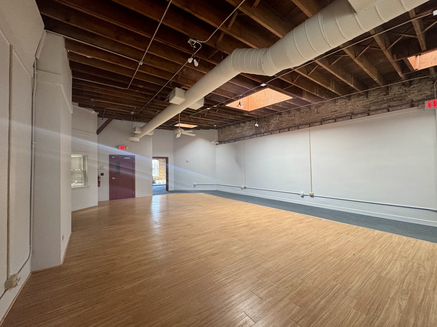 5 S La Grange Road, La Grange, IL 60525