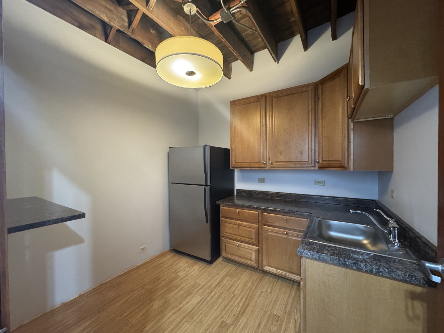 5 S La Grange Road, La Grange, IL 60525