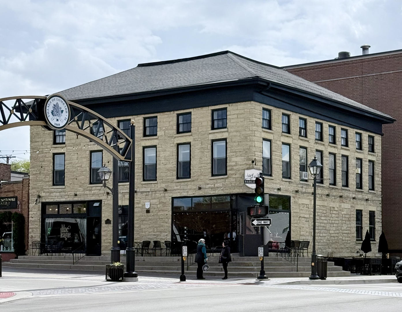 2 S Park Avenue, Lombard, IL 60148