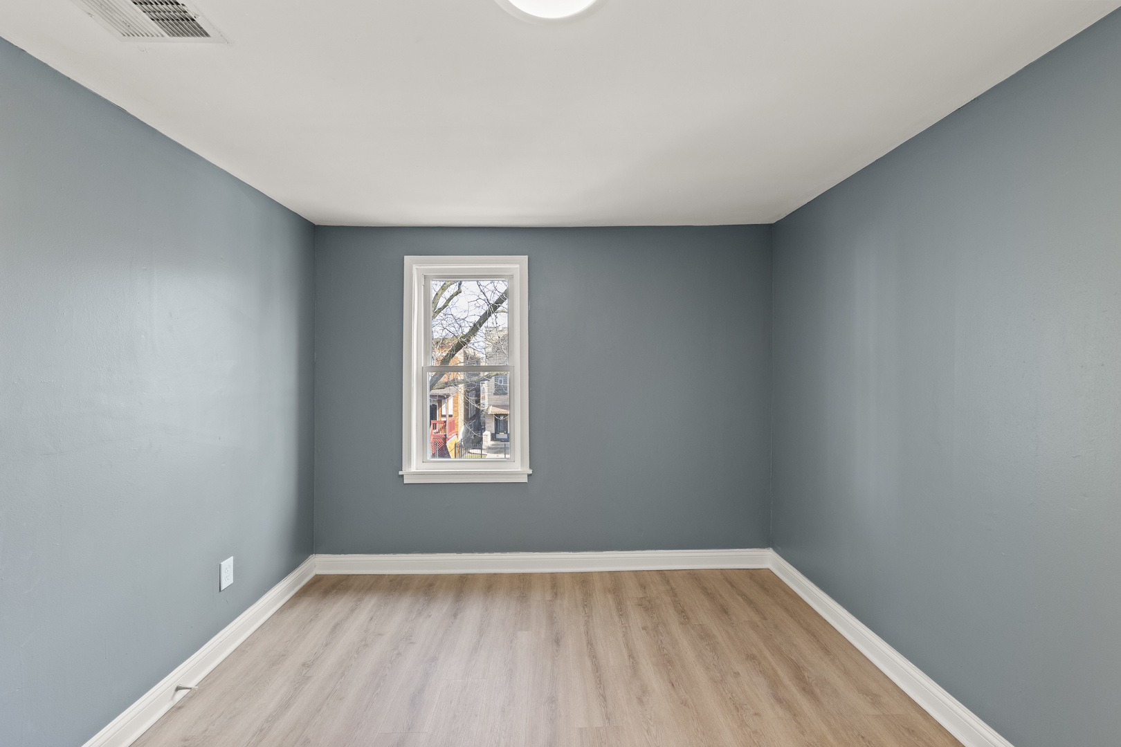 7122 S Champlain Avenue, Chicago, IL 60619
