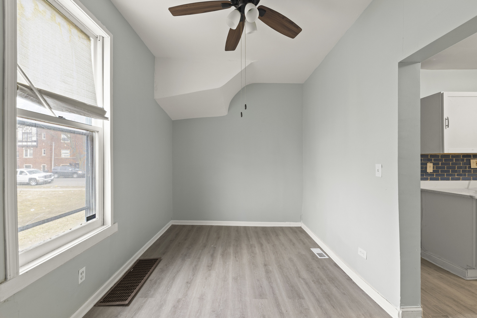 7122 S Champlain Avenue, Chicago, IL 60619